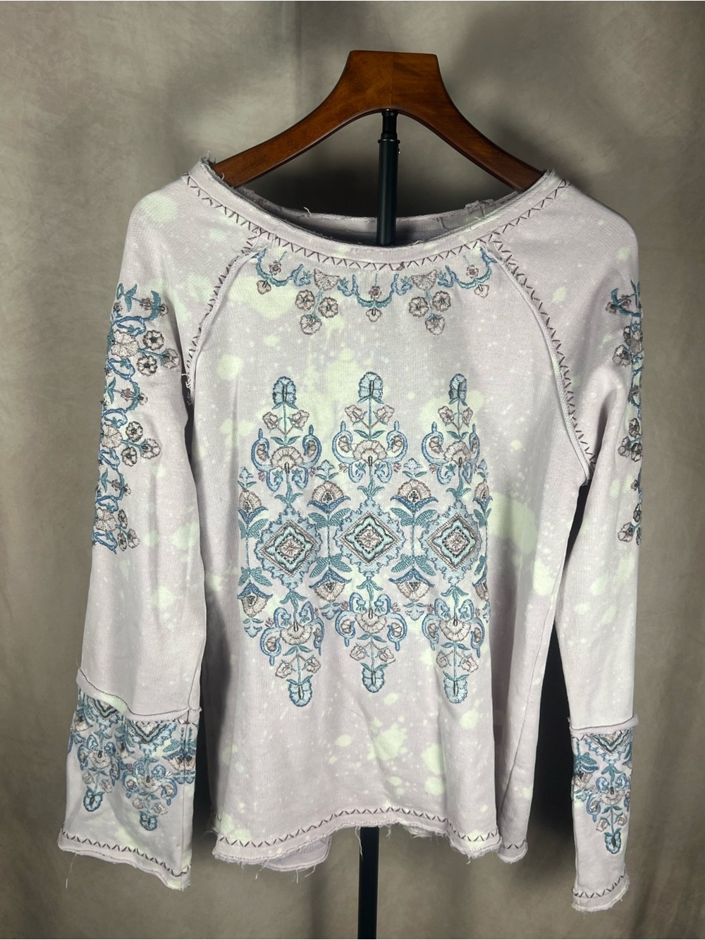 Sundance XS Embroidered Boho Pullover Sweatshirt Lavender Distressed